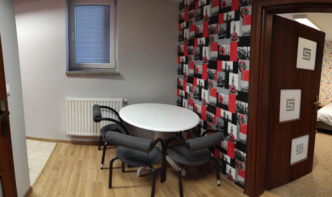 New York Apartament By Karl Radom Buitenkant foto